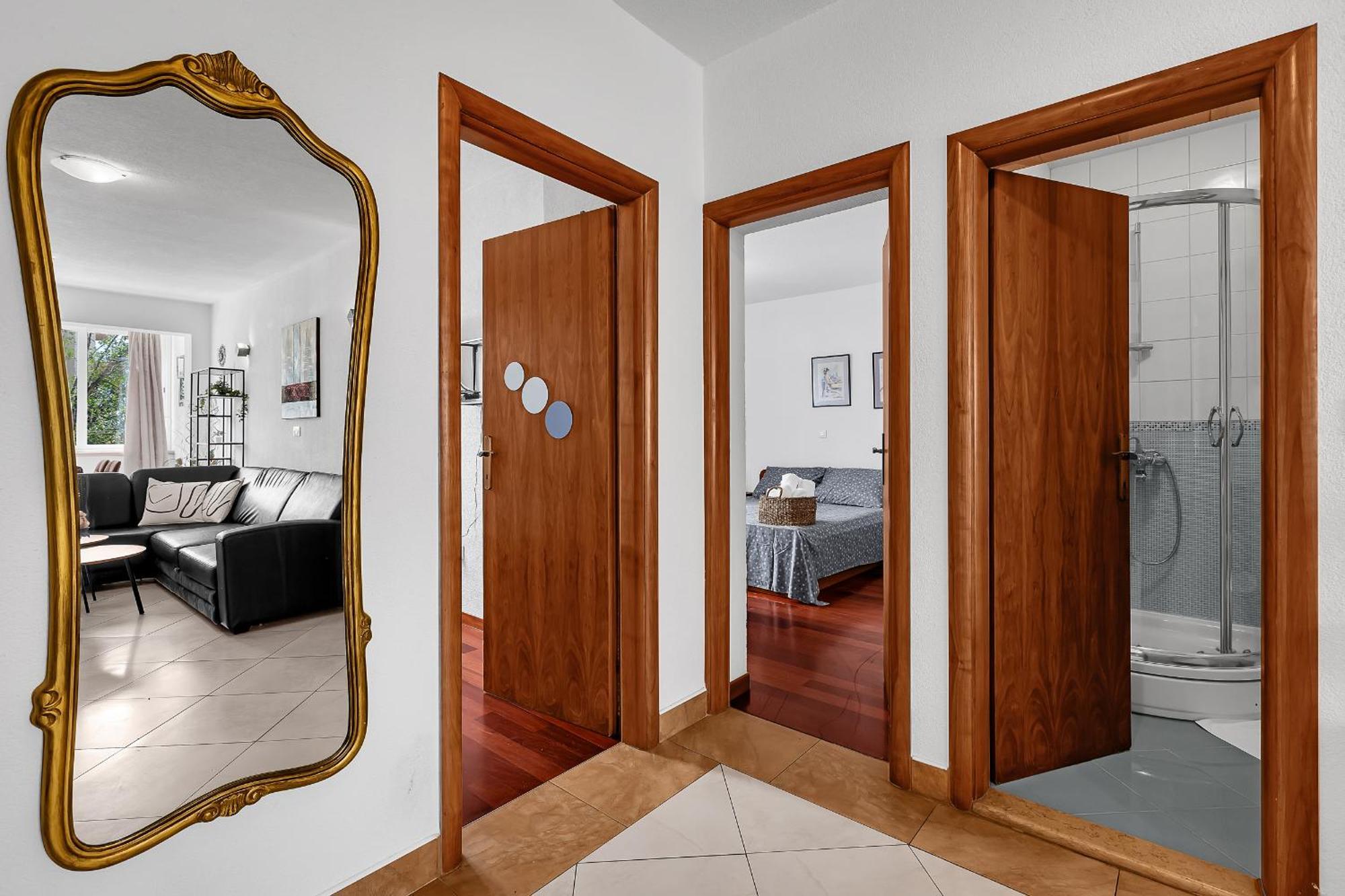 Apartment Lov&Mar With Parking Makarska Buitenkant foto